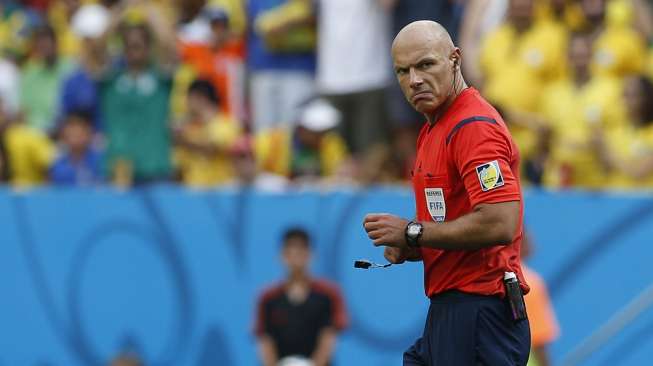 Wasit Howard Webb Umumkan Pensiun 