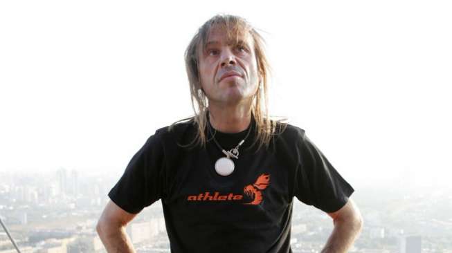 Alain Robert, "Spiderman Prancis" yang Tak Bisa Luruskan Jarinya