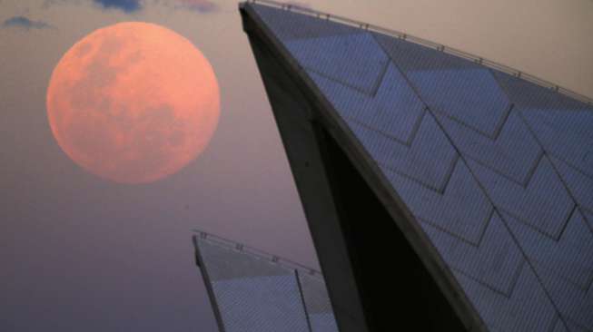 Malam Ini, Supermoon Muncul di Langit Indonesia