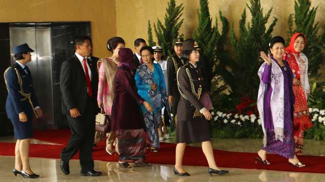 Presiden Susilo Bambang Yudhoyono dan seluruh Jajaran Menteri Kabinet Indonesia Bersatu Jilid II serta Anggota DPR RI menghadiri Sidang Bersama DPR dan DPD RI di Gedung Paripurna komplek DPR-MPR RI Jakarta, Jum'at (15/8). [suara.com/Kurniawan Mas'ud]