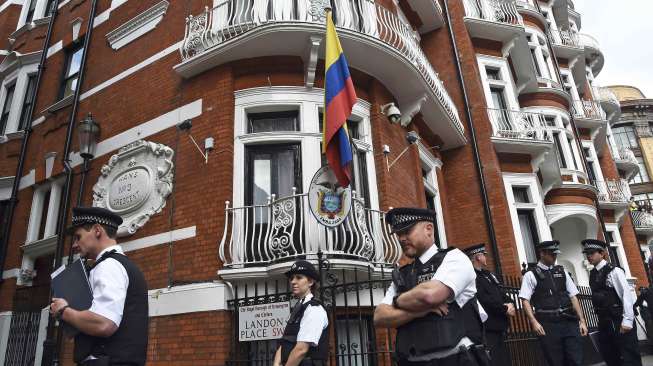 Keluar dari Tempat Persembunyian, Assange Akan Serahkan Diri ke Polisi