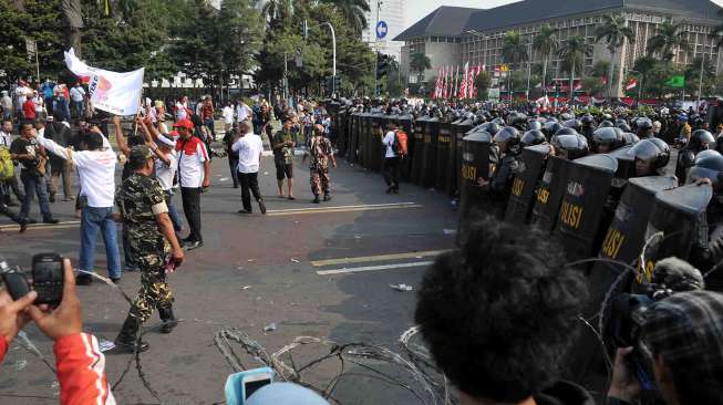 Demo Ricuh, Polisi: Enam Pendukung Prabowo dan Satu Polisi Luka 