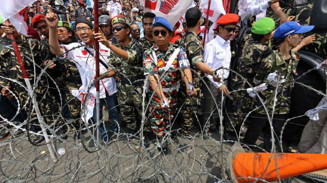 Polisi Tetap Tak Izinkan Massa Prabowo Lewati Kawat Berduri