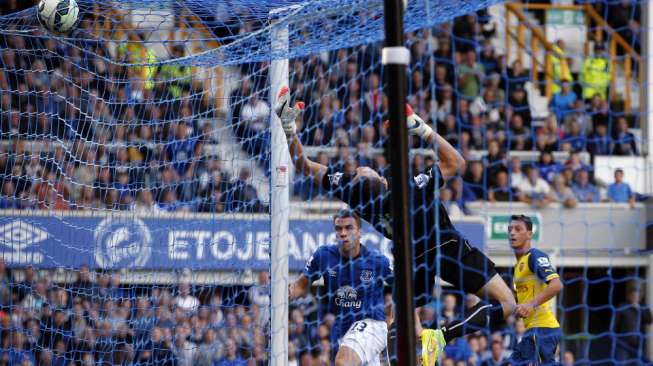  Babak I: Everton Ungguli Arsenal 2-0 