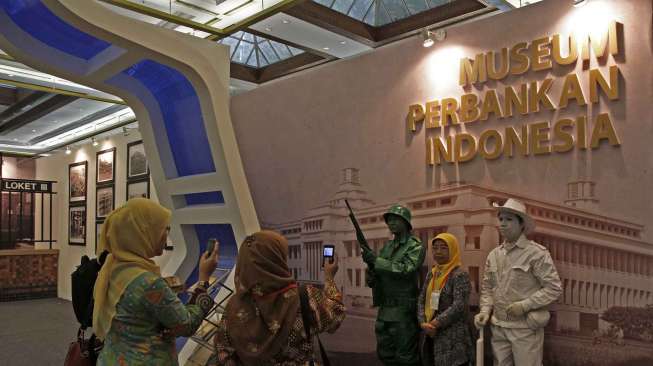 Sebanyak 70 bank berpartisipasi dalam acara Indonesia Banking Expo (IBEX) 2014 di Jakarta Convention Center (JCC), Jakarta, Kamis (28/8). Indonesia Banking Expo (IBEX)  akan berlangsung dari tanggal 28 hingga 30 Agustus 2014. [suara.com/Kurniawan Mas'ud]