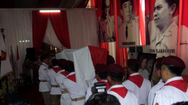 Jokowi Kirim Bunga Untuk Asisten Dosennya, Profesor Suhardi