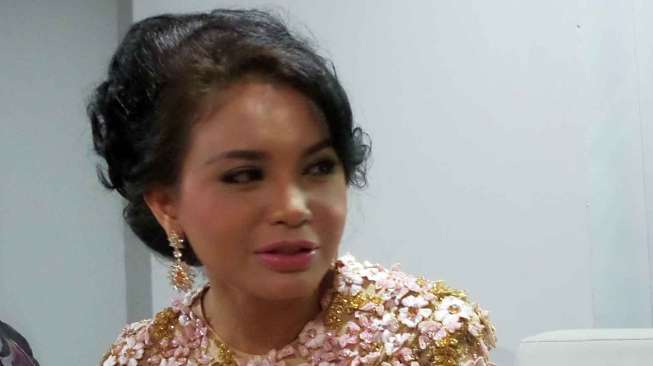 Rossa Komentari Karaoke Syahrini yang Disegel Pemkot