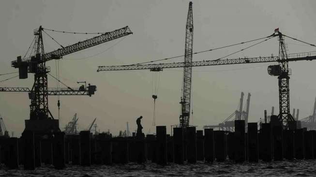 Pembangunan Pelabuhan Kalibaru atau New Priok di Jakarta Utara, Selasa (2/9). [Antara/Wahyu Putro A]