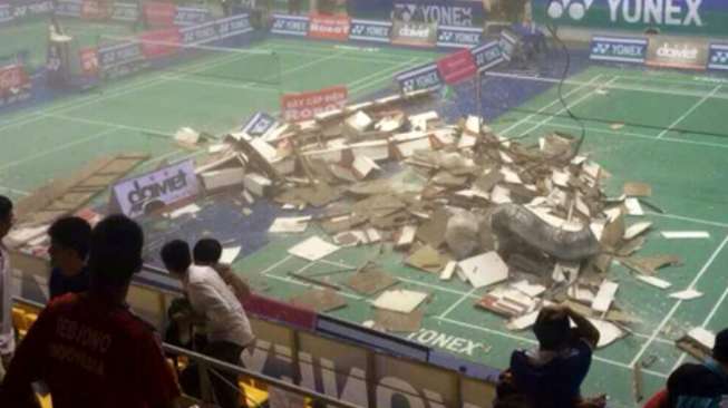 Video: Mengerikan, Stadion Bulutangkis Turnamen Besar Dunia Roboh