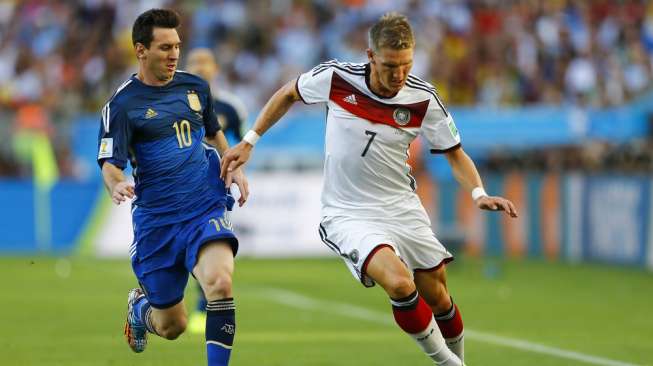 Tinggalkan Bayern, Schweinsteiger Resmi Berseragam MU