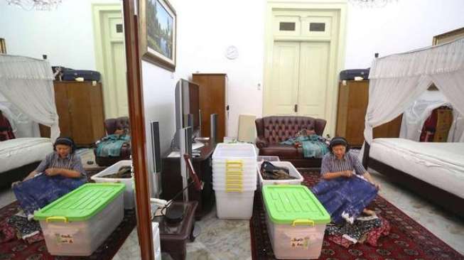 Ani Yudhoyono Perlihatkan Foto Sedang Berkemas di Kamar Pribadi 