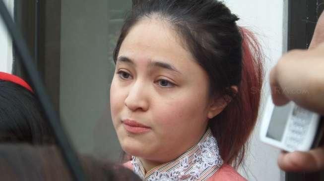 Setelah Akui Dipacari Egi John, Marshanda Kirim Surat buat Anak