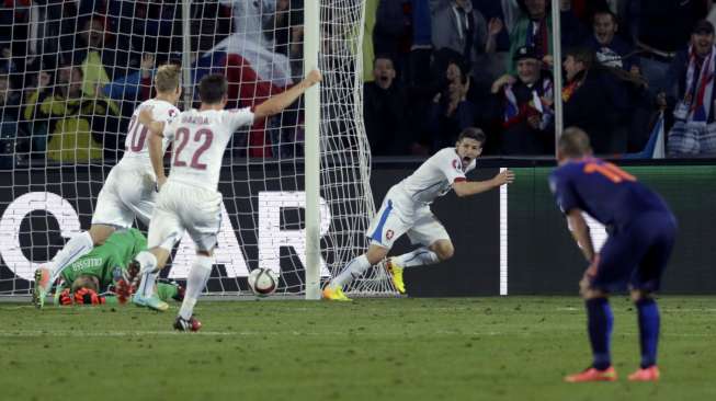 Republik Ceko Kalahkan Belanda 2-1