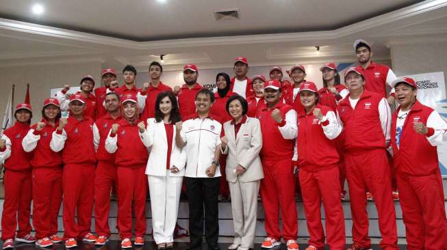 Kementrian Pemuda dan Olah Raga melepas 186 atlet didampingi 78 pelatih dan manager menuju Asian Games XVII Incheon Korea Selatan di Jakarta, Kamis (11/9). 