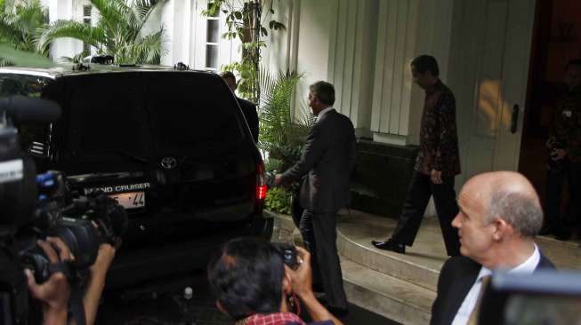 Mantan Perdana Menteri Inggris Tony Blair mengunjungi kediaman rumah dinas Presiden terpilih Joko Widodo di Jakarta, Kamis (10/9). [suara.com/Kurniawan Mas'ud]