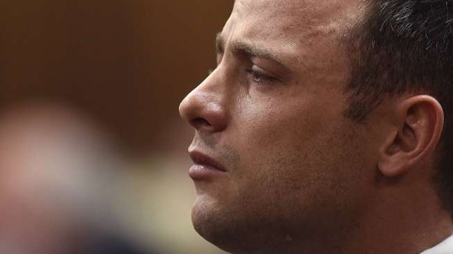 Divonis Tidak Bersalah, Oscar Pistorius Berlinang Air Mata