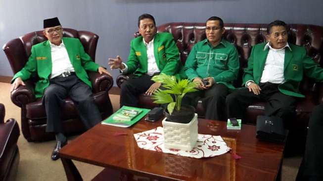DPP PPP mendaftarkan perubahan susunan pengurus partai ke Kementerian Hukum dan HAM di Jakarta, Senin (15/9). [Bowo Raharjo]