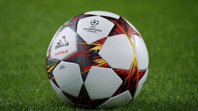 Bola yang digunakan dalam pertandingan [Reuters/Sergio Perez]