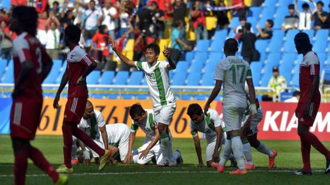 Top Bola Sepekan: Main Tarkam Ricuh, Eks Pemain Timnas Disuruh Pulang Emak