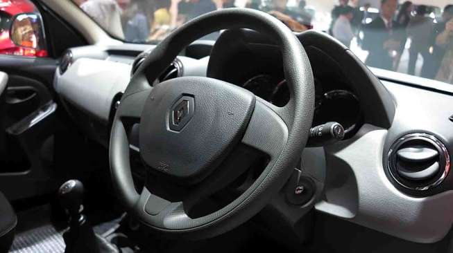 Peluncuran Renault Duster di Indonesia Internasional Motor Show (IIMS) 2014 di JIExpo, Kemayoran, Jakarta, Kamis (18/9). [suara.com/Bernard Chaniago]