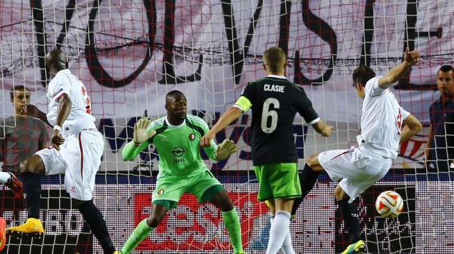 Babak I: Sevilla 2, Feyenoord 0