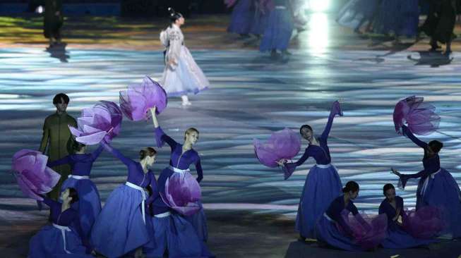 Pembukaan Asian Games 2014 di Inchoen Asiad Main Stadium, Korsel, Jumat (19/9). Asian Games ke-17 yang diikuti 45 negara itu mengusung persatuan dan persaudaraan negara-negara Asia. [Antara/Saptono]