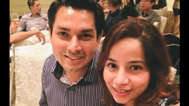 Mengharukan, Kesetiaan Lelaki Pada Istri yang Dua Tahun Koma