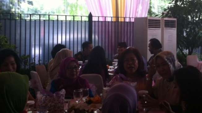 Jokowi Hadiri Aqiqah Cucu ke-12 Jusuf Kalla