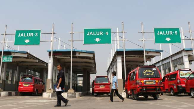 Suasana terminal Pulogebang Jakarta Timur yang diklaim Pemprov DKI, terminal termegah di Asia Tenggara. [suara.com/Rengga Satria]