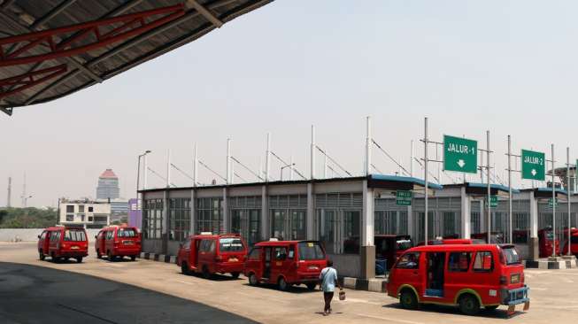 Suasana terminal Pulogebang Jakarta Timur yang diklaim Pemprov DKI, terminal termegah di Asia Tenggara. [suara.com/Rengga Satria]