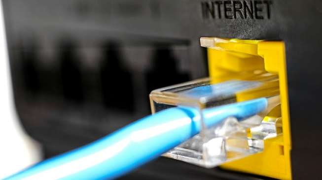 Pengguna Internet di Indonesia Tahun Ini Capai 212,9 Juta, Bisnis Pulsa Masih Menjanjikan