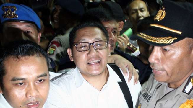 Mantan Ketua Umum Partai Demokrat, Anas Urbaningrum menjalani sidang vonis di Pengadilan Tindak Pidana Korupsi (Tipikor) Jakarta, Rabu (24/9). Anas dijatuhi hukuman delapan tahun penjara. [suara.com/Renggan Satria]