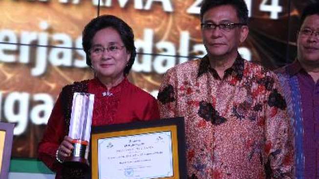 Bung Hatta Terima Anugerah Bapak Perumahan Indonesia