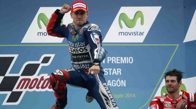 Pebalap asal Spanyol dari tim Yamaha Jorge Lorenzo berhasil memenangkan balapan di sirkuit Aragon di Alcaniz, Spanyol, Minggu (28/9). [Reuters/Albert Gea]