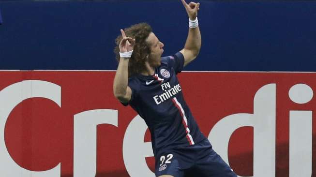 Bek Paris St Germain Paris David Luiz merayakan golnya ke gawang Barcelona.  (REUTERS/Philippe Wojazer) (FRANCE - Tags: SPORT SOCCER)