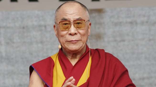 5 Fakta Dalai Lama Raja Tibet Diduga Pedofilia karena Minta Bocah Isap Lidahnya