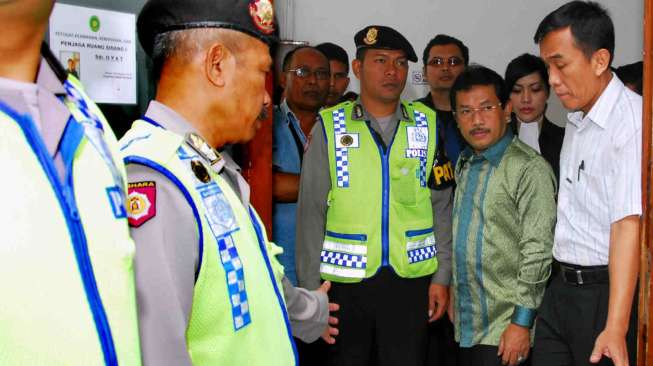 Sidang Rahmat Yasin, Hakim Klarifikasi Kardus Berisi Uang