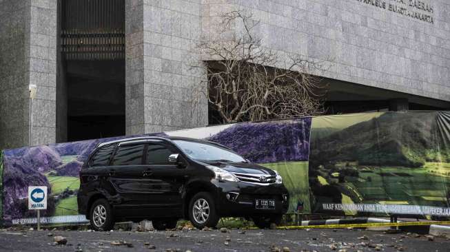 Suasana halaman Balai Kota dan Gedung DPRD DKI Jakarta, Jakarta, Jumat (3/10). [Antara/Rosa Panggabean]