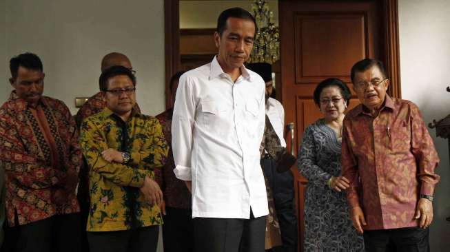 Jelang Pelantikan, Jokowi Minta Masukan dari Ical