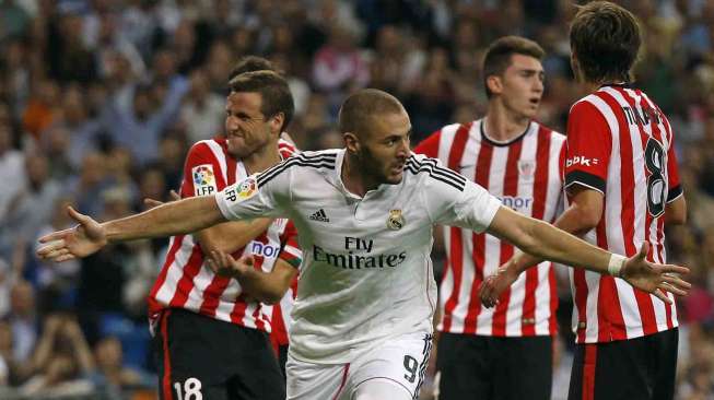 Real Madrid membantai Athletic Bilbao 5-0 dalam pertandingan La Liga Spanyol di stadion Santiago Bernabeu, di Madrid, Spanyol, Minggu (5/10). [Reuters/Sergio Perez]