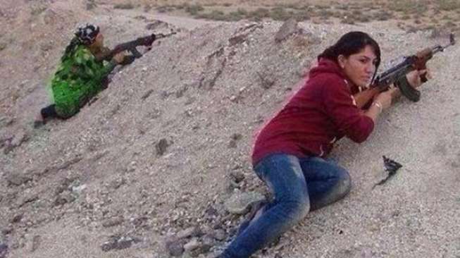 Perempuan dan Anak-anak Ikut Berjuang Melawan ISIS di Kobane