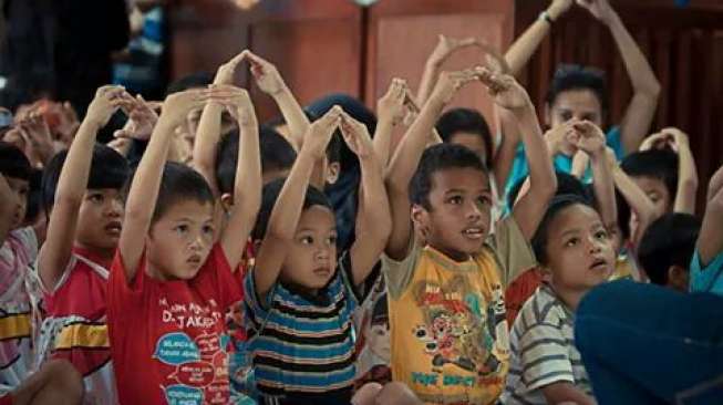 Anak-anak antusias mendengarkan dongeng dari Rumah Dongen Pelangi (Dok. Rumah Dongeng Pelangi)