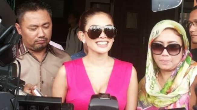  Nikita Mirzani Cari Ayah Baru untuk Bayinya
