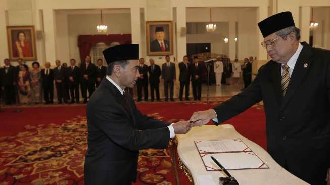 Presiden SBY melantik sebanyak 22 Duta Besar di Istana Negara, Rabu (15/10). Pengangkatan dubes baru ini tertuang dalam Surat Keputusan Presiden (Keppres) No. 95 P Tahun 2014. [Rumgapres/Abror]