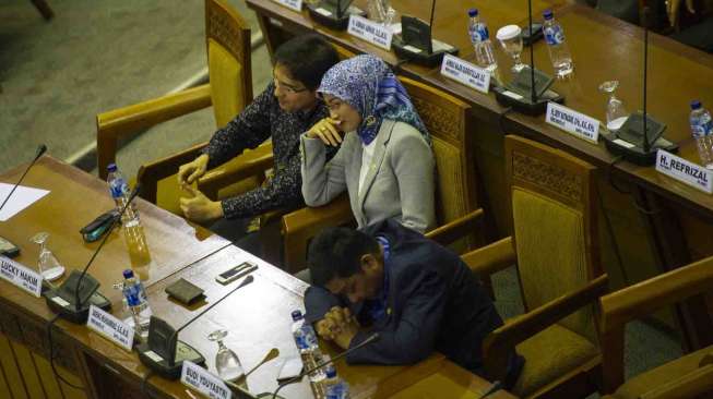 Rapat paripurna keempat masa sidang I 2014-2015 DPR di Kompleks Parlemen, Senayan, Jakarta, Kamis (16/10). [Antara/Ismar Patrizki]