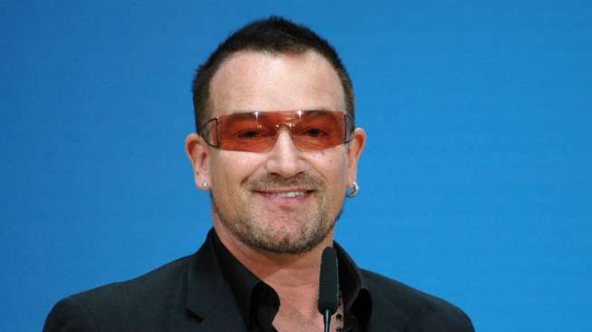 Lelaki Tulen, Bono "U2" Diganjar "Women of the Year", Kok Bisa?