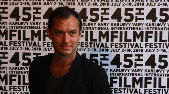 Jude Law (shutterstock)