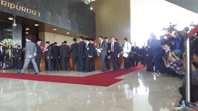 Para Menteri dan Ketua Partai Tiba di MPR