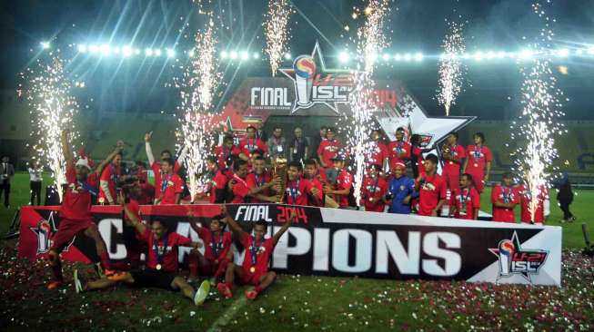 Final Indonesian Super League U-21 di Stadion Si Jalak Harupat, Kabupaten Bandung, Jawa Barat, Minggu (19/10).