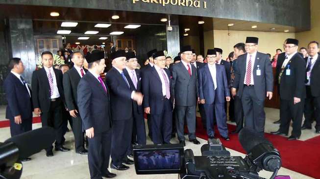 Prabowo hadiri pelantikan presiden dan wakil presiden terpilih di gedung MPR/DPR Jakarta, Senin (20/10).